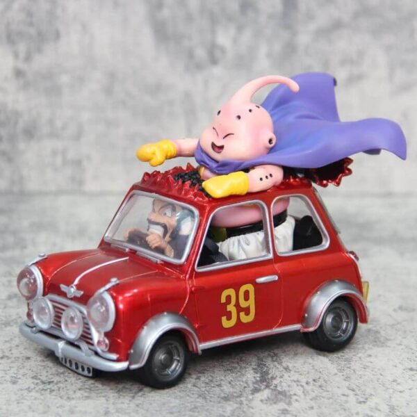 figura buu con coche