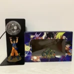 figura de goku haciendo la genkidama