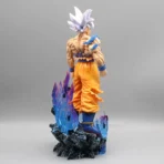 figura de goku ultra instinto