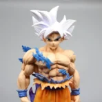figura de goku ultra instinto