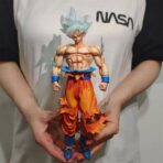 figura goku ultra instinto bandai