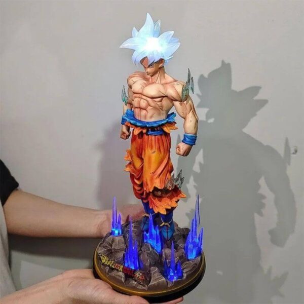 figura goku ultra instinto bandai